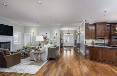 Fort Grounds House | Luxurious, Beautiful, Modern Lake Home- 5 mins walk to Lake CDA and Downtown
