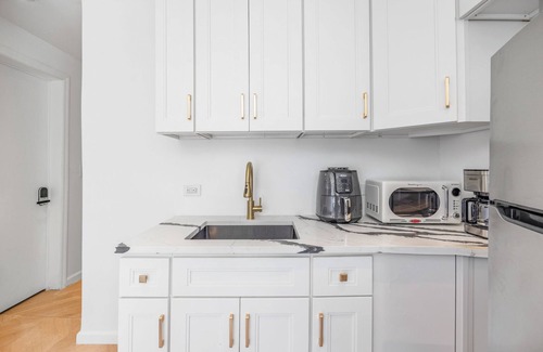 Alphabet City Apartment | Luxurious Brand New 3 Bedroom, 2 Bath Apt in the Heart of East Village!