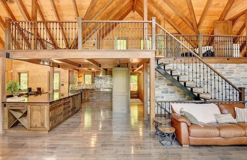 Saint-Calixte Ski Chalet | Luxurious chalet featuring a jacuzzi, pool, small lake, sauna and pool table.