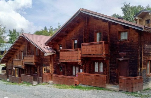 Mont-de-Lans Ski Chalet | Luxurious chalet for 8 guests, completely renovated for this winter.