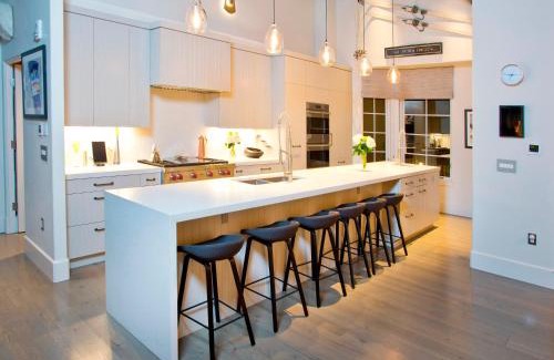 Vail House | Luxurious Chalet with Private Elevator