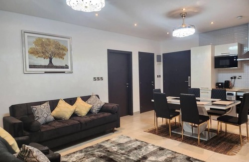 East Legon Apartment | Luxurious & Comfy Gem-5 Star Location-Pools, Gym!