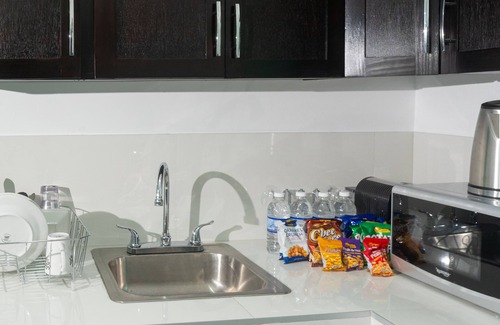 Saint Andrew Apartment | Luxurious condo with a incredible view of the hills