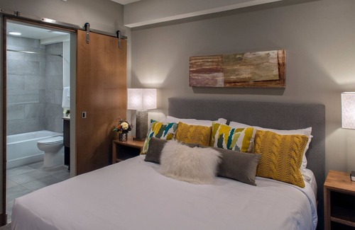 Breckenridge Cabin | Luxurious Cozy Lodge in BEAUTIFUL Breckenridge with SKI IN/SKI OUT Access!