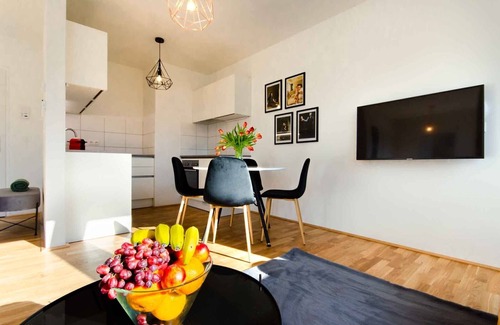 Weißgerber Apartment | Luxurious & Cozy | Prime Location, ♛King Bed, View
