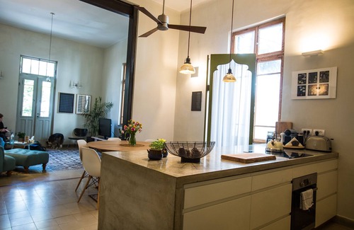 Tel Aviv Apartment | Luxurious designer 4 bdr apt 400m from TLV beach