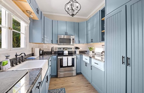 Palm Harbor House | Luxurious Escape Sleeps 16 with Private Pool & Spa