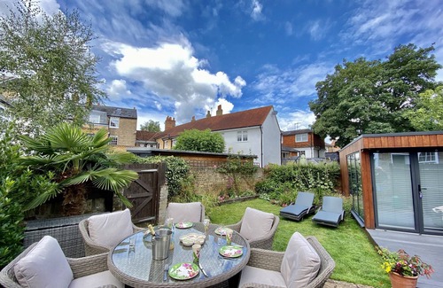 Eton House | Luxurious Eton Townhouse with Sunny garden