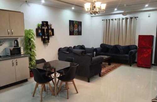 E-11 Sector Apartment | Luxurious Family Entire Apartment in Madina Tower