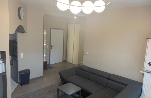 Bondy Apartment | Luxurious Flat in Bondy, (In front of the Train station)
