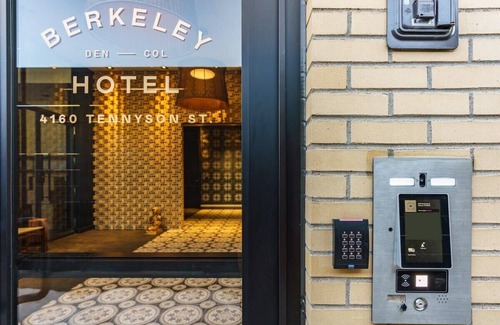 Berkeley Condo | Luxurious Flat w/Private Balcony & Mtn Views!