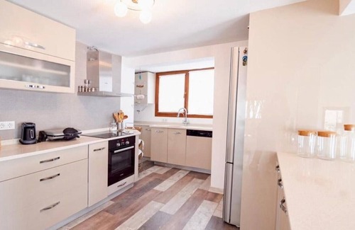Yalikavak Apartment | Luxurious Flat with Private Beach and Hotel Facilities