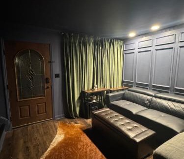 Charlotte House | Luxurious Getaway at Js Place