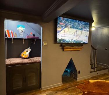 Charlotte House | Luxurious Getaway at Js Place