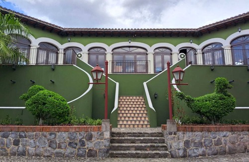 Antigua Guatemala House | Luxurious cononial style home!