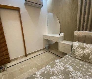Karachi Villa | Luxurious Guesthouse-Suite 3Bed and Lounge in Karachi