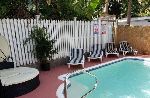 Meadows Apartment | Luxurious Historic House With Pool in Old Town INTRODUCTORY RATES!