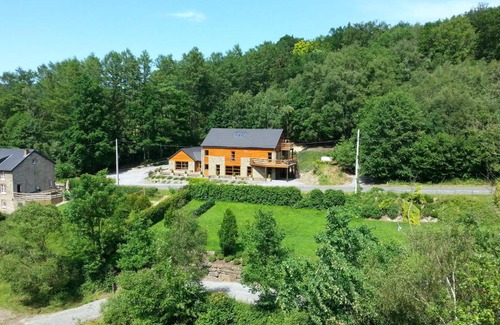 Stoumont House | Luxurious Holiday Home in Stoumont with Swimming Pool