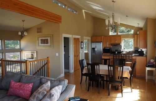 Bay City House | Luxurious Home W/Bay & Ocean Views - 2 of 3 Bdrms Masters!