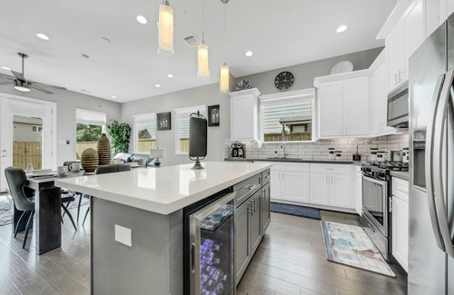 OST - South Union House | Luxurious homeaway with Heated Pool Next to the Med Center!