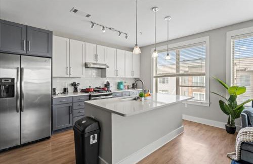 Charlotte Apartment | Luxurious King 2BR Suite in Waverly Charlotte!