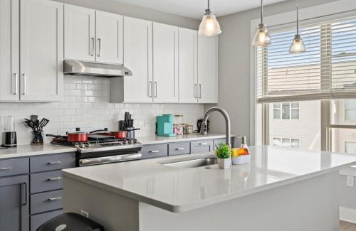 Charlotte Apartment | Luxurious King 2BR Suite in Waverly Charlotte!