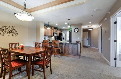 Big Cedars Condo | LUXURIOUS LAKEFRONT CONDO