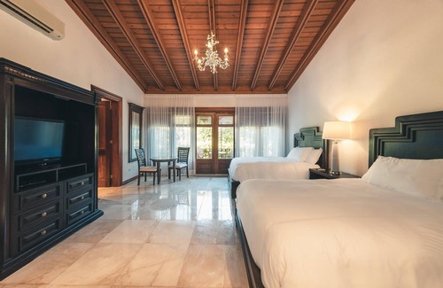 Las Palmas Villa | Luxurious Maison Larimar at Casa de Campo