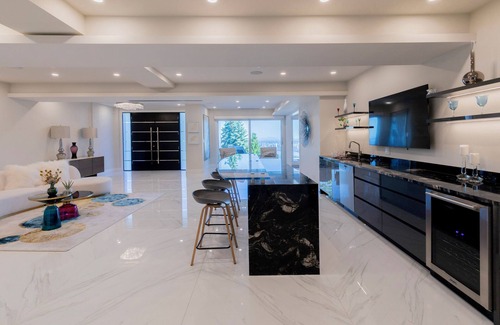 West Vancouver House | Luxurious Mansion West Van Home with Stunning View