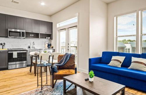 West Oak Hill Apartment | Luxurious New Unit 1Bd1Ba Pool, Golf Sim
