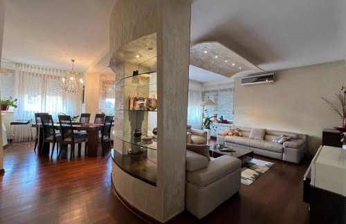 Novi Sad Apartment | Luxurious Oasis