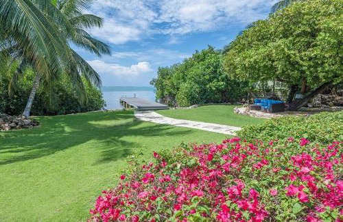 Grand Harbour Villa | Luxurious Oceanfront El Oceano