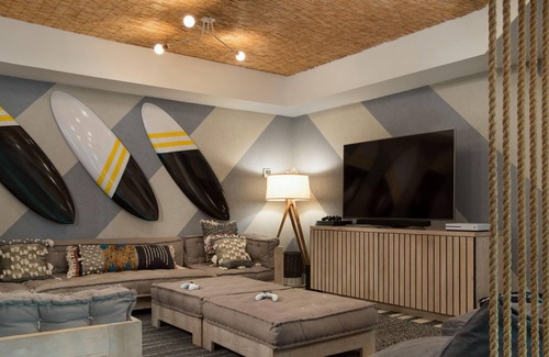 Grace Bay Resort | Luxurious Oceanfront One Bedroom Suite w/ Terrace! Concierge Service Available!