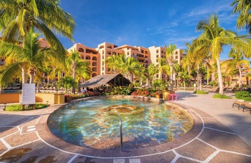 Nopolo Apartment | Luxurious Oceanfront Villa with Breathtaking Views and Private Jacuzzi