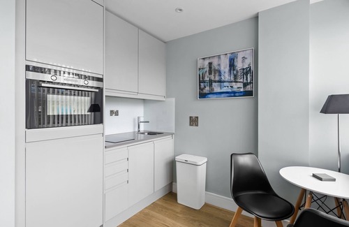 Chelmsford Apartment | Luxurious ONE Bedroom Apartment IN Bond Street