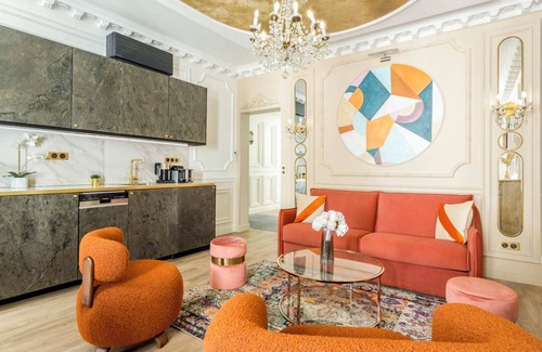Quartier de la Place-Vendome Apartment | Luxurious Parisian Apartment: Central Location, Near Louvre and Opera