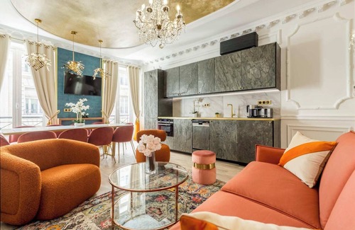 Quartier de la Place-Vendome Apartment | Luxurious Parisian Apartment: Central Location, Near Louvre and Opera