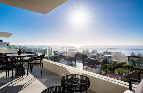 Three Anchor Bay Apartment | Luxurious Penthouse w/Sweeping Views Sea Point Penthouse