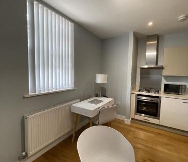 Braintree Apartment | Luxurious Private One Bedroom Apartment in Braintree with Free Parking Near City Centre