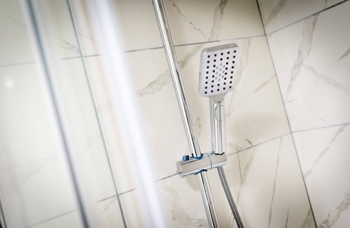 Whitehaven House | Luxurious Room & En-suite Bath