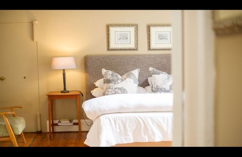 Brooklyn Hotel | Luxurious Room with Breakfast in Lovely Guesthouse in Pretoria