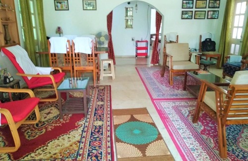 Gandhinagar House | Luxurious Room with Balcony in Centrally located Bungalow