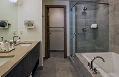 Peak 8 Resort | Luxurious ski-in/ski-out accommodations in Breckenridge, Colorado