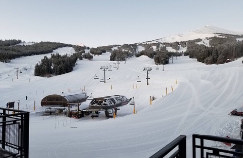 Breckenridge Apartment | Luxurious ski-in/ski-out.slope side & just steps from Colorado SuperChair
