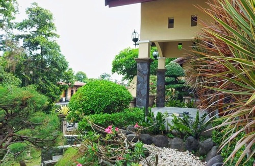 Denpasar Timur House | Luxurious & spacious comfort in the middle of city & traditional Bali