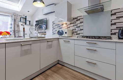 Wednesbury House | Luxurious Spacious 2 Bed House with beautiful garden by Birmingham