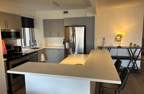 Downtown Montreal Condo | Luxurious & spacious in downtown Golden Mile fully equipped condo all essentials