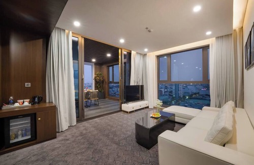 Ngu Hanh Son Apartment | Luxurious Suite with Ocean view