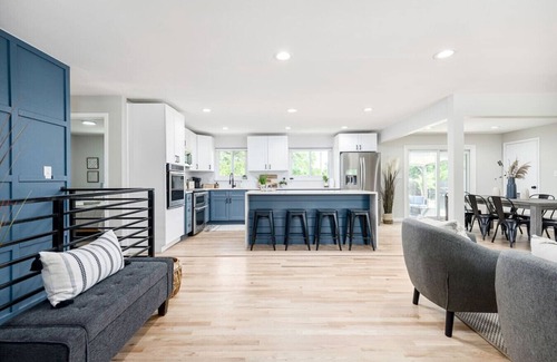 Littleton House | Luxurious Sunset Retreat w/Private Spa Patio