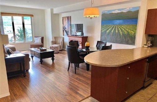 Quail Ridge Apartment | Luxurious Top Floor 2 BD, 2 Bath Condo at Pinnacle Point